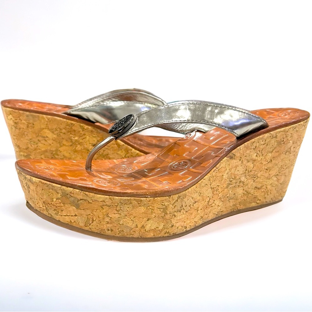 TORY BURCH Thora Patent Leather Embossed Logo Wedge Sandal in Women's Size 6.5